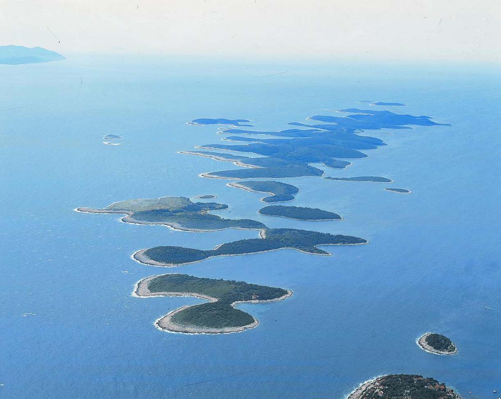 Paradiesische Hölleninseln vor Hvar